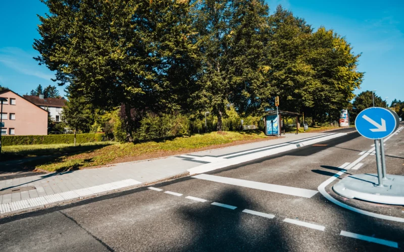 REFERENZ_Krummenackerstraße_Barrierefreie Bushaltestelle_1 REFERENZ_Krummenackerstraße_Barrierefreie Bushaltestelle_1